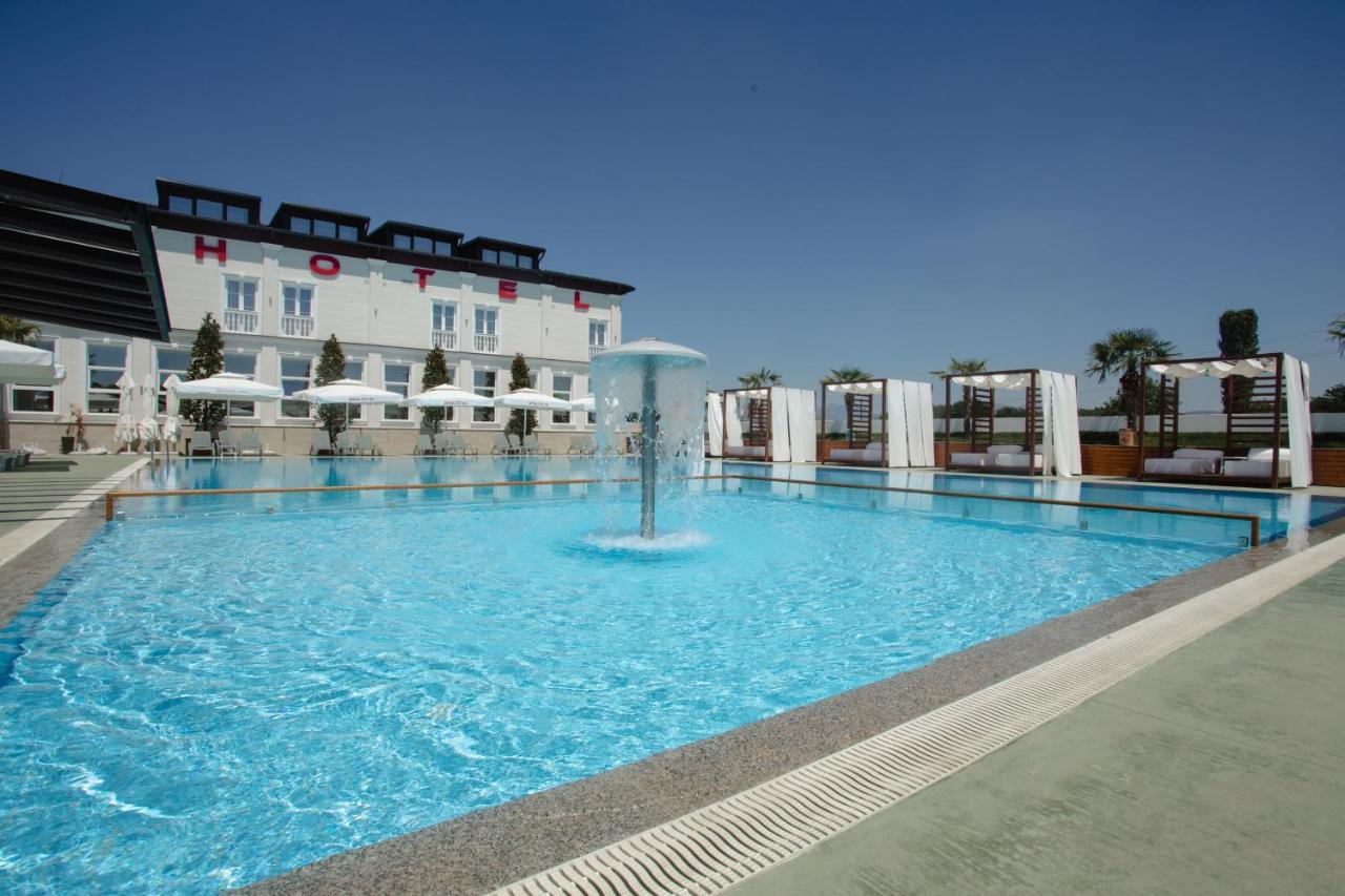 Kompleksi Exalco-Al Barbullush Exterior foto